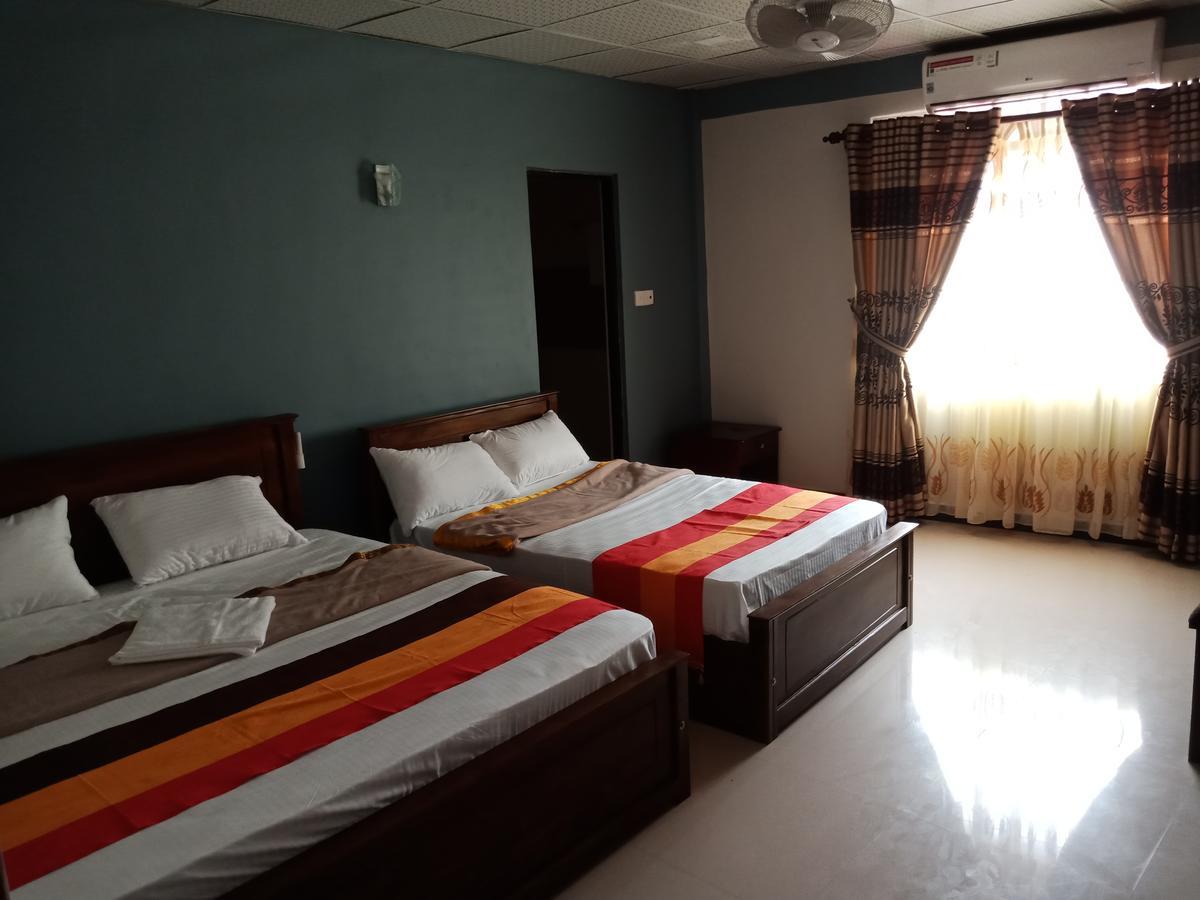 Global City Hotel Maligawatta ภายนอก รูปภาพ