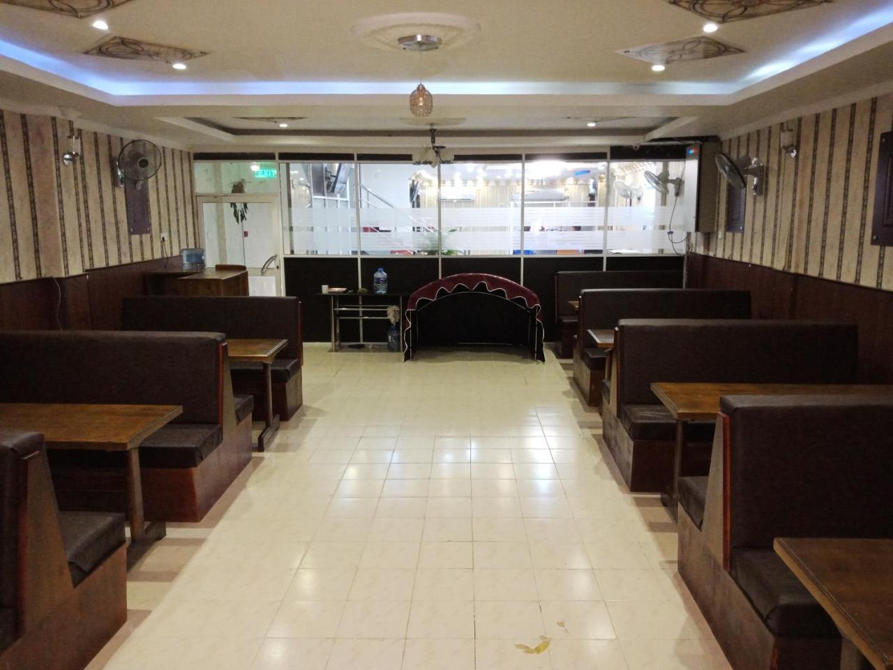 Global City Hotel Maligawatta ภายนอก รูปภาพ