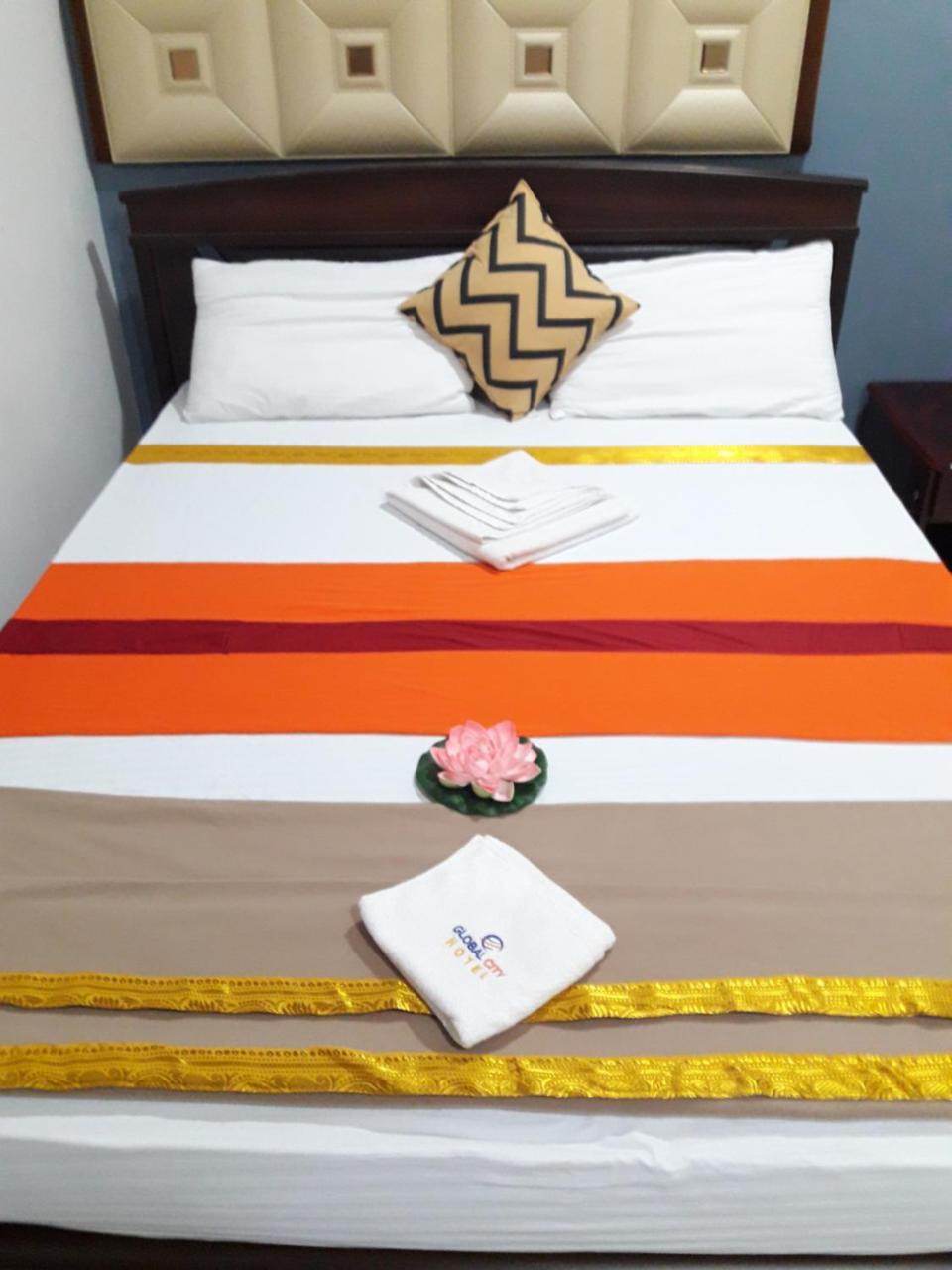Global City Hotel Maligawatta ภายนอก รูปภาพ