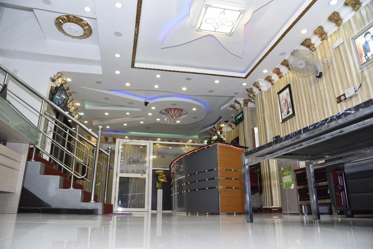 Global City Hotel Maligawatta ภายนอก รูปภาพ