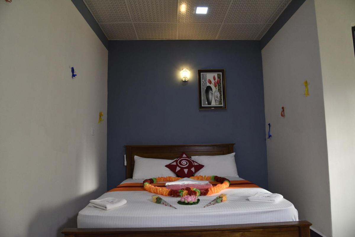 Global City Hotel Maligawatta ภายนอก รูปภาพ