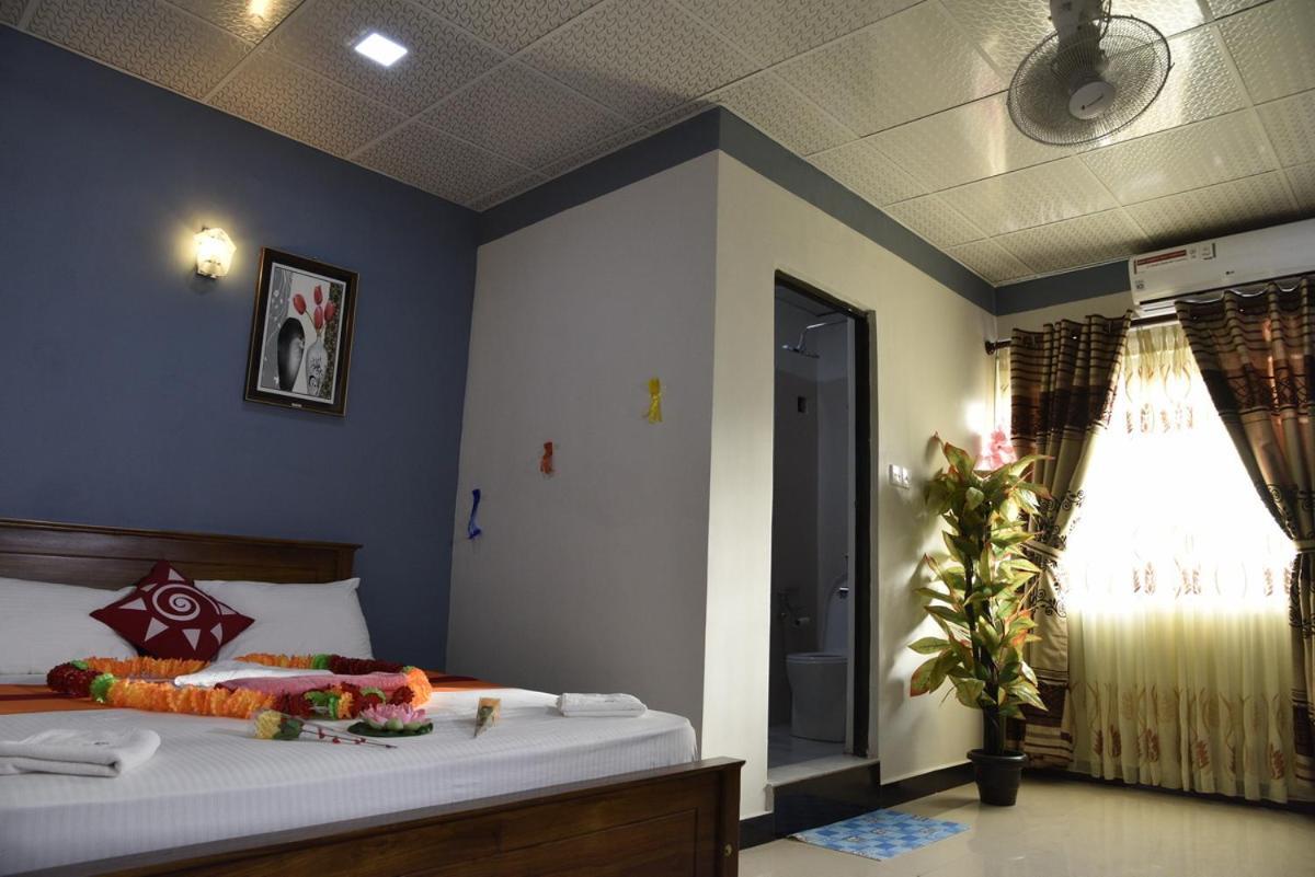 Global City Hotel Maligawatta ภายนอก รูปภาพ