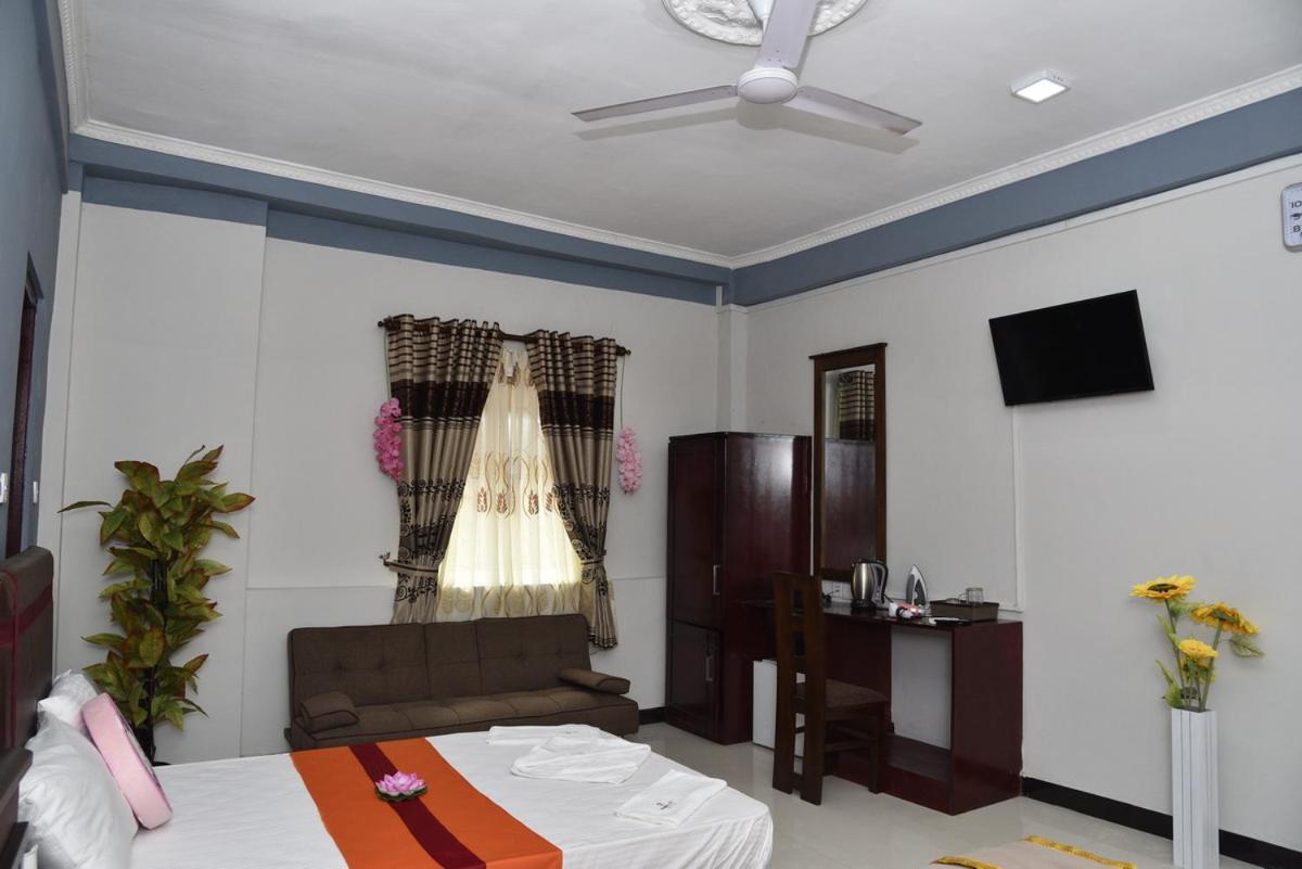 Global City Hotel Maligawatta ภายนอก รูปภาพ