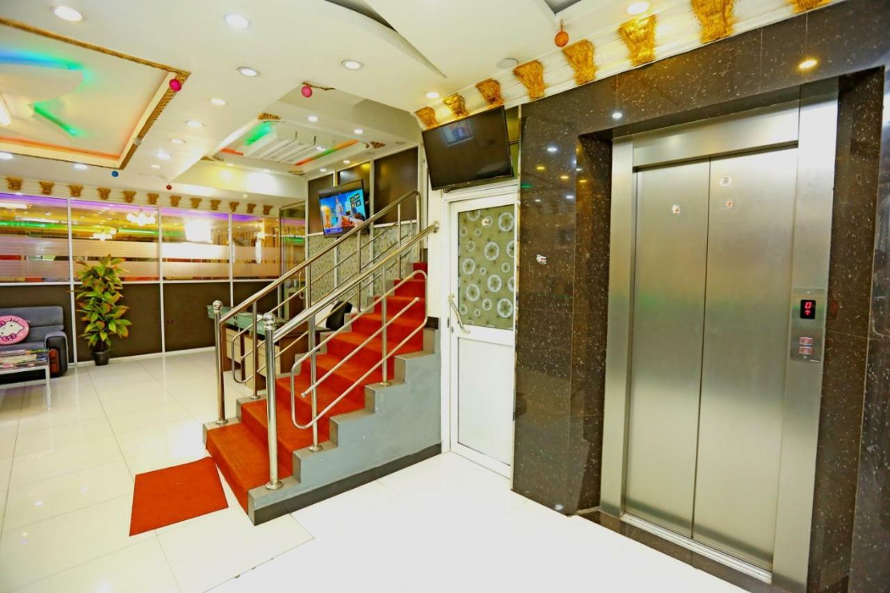 Global City Hotel Maligawatta ภายนอก รูปภาพ