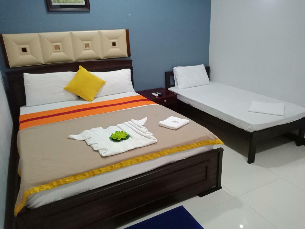 Global City Hotel Maligawatta ภายนอก รูปภาพ